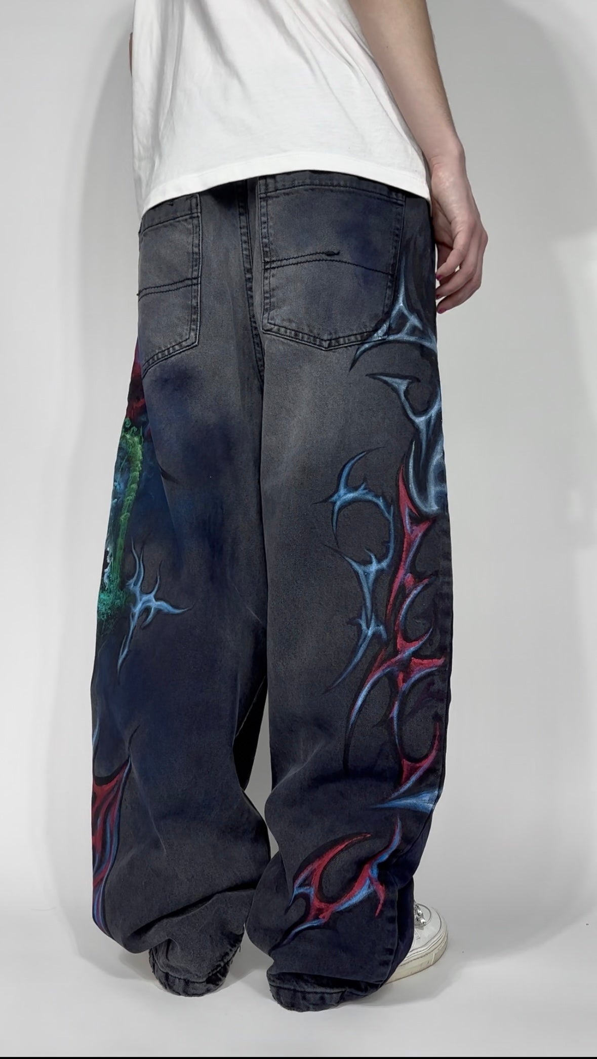 ‘KINGDOM II” - 34W 32L