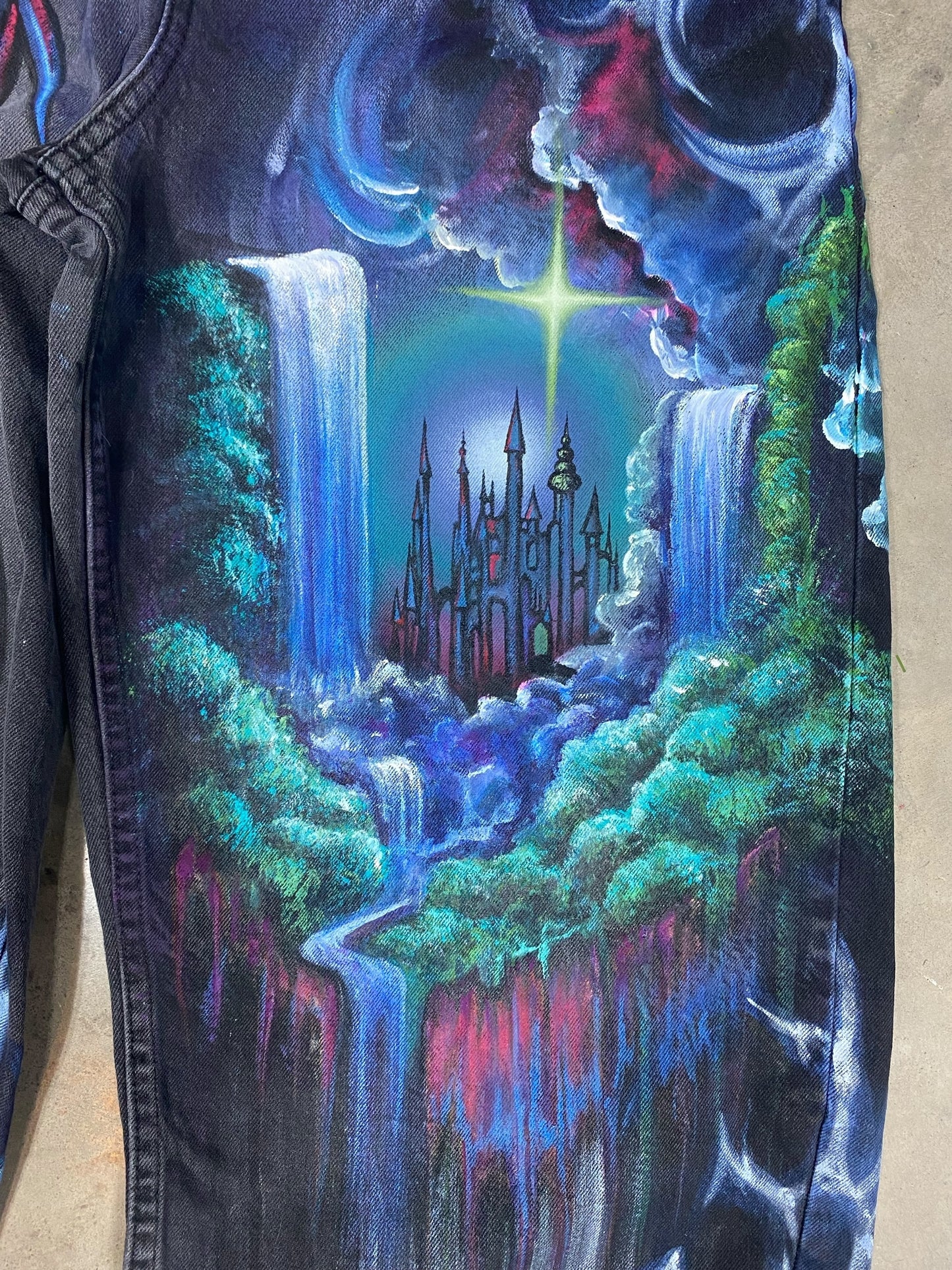 ‘KINGDOM II” - 34W 32L