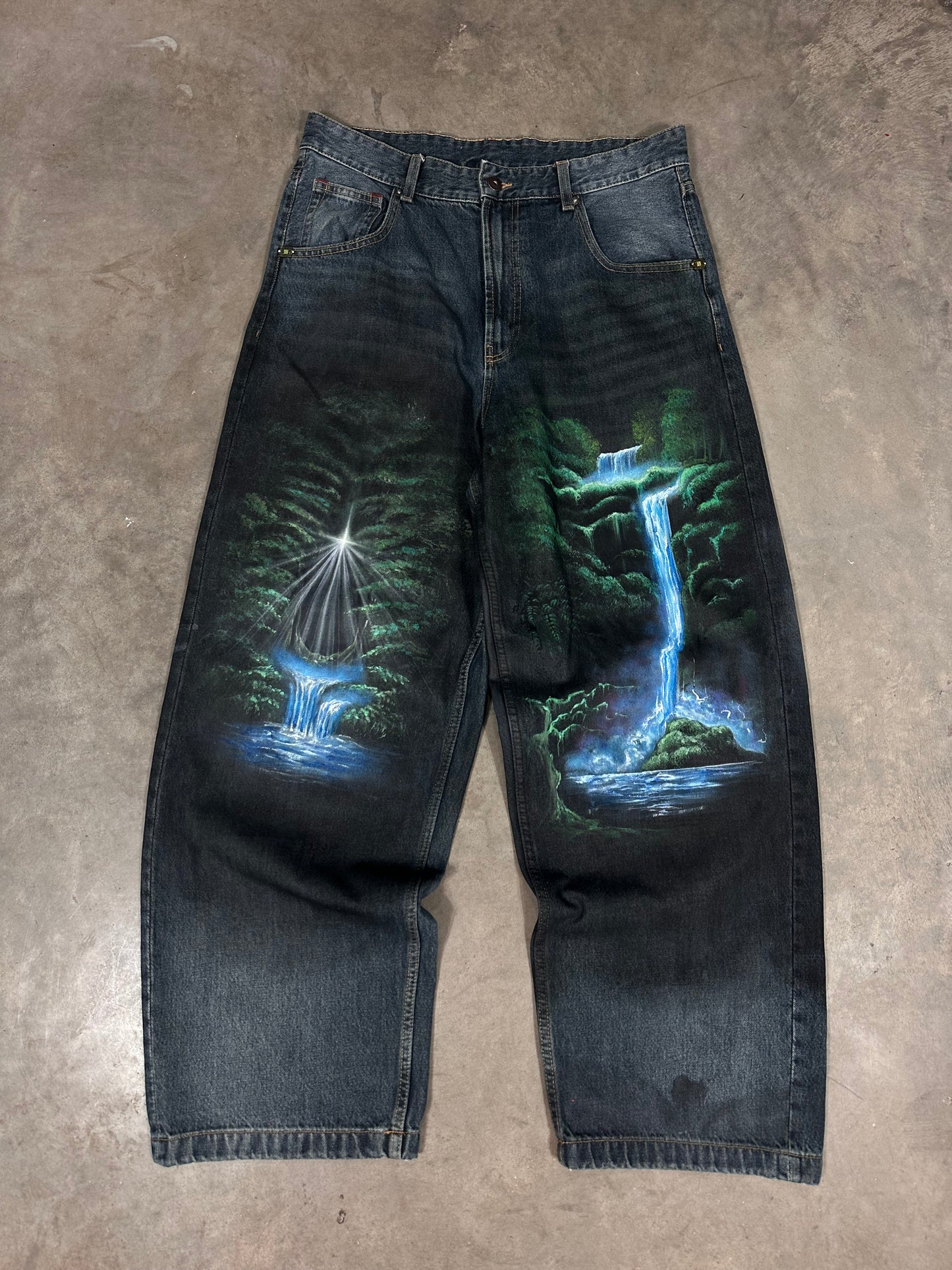 ‘MOUNTAIN FALLS’ - 34W/32L